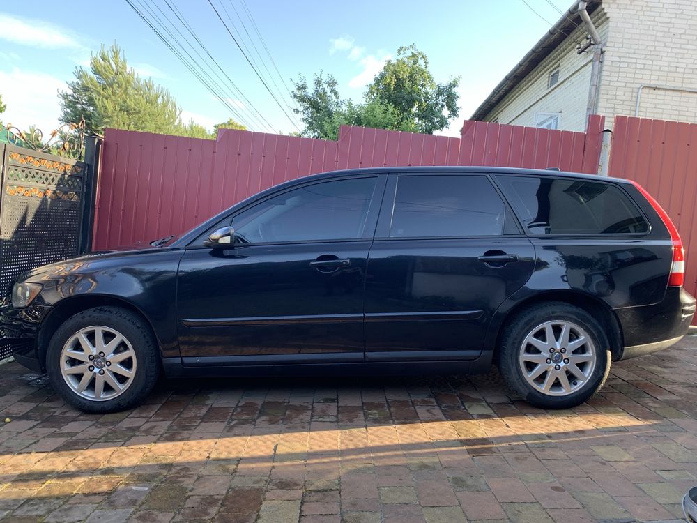 Volvo V50 автомобіль