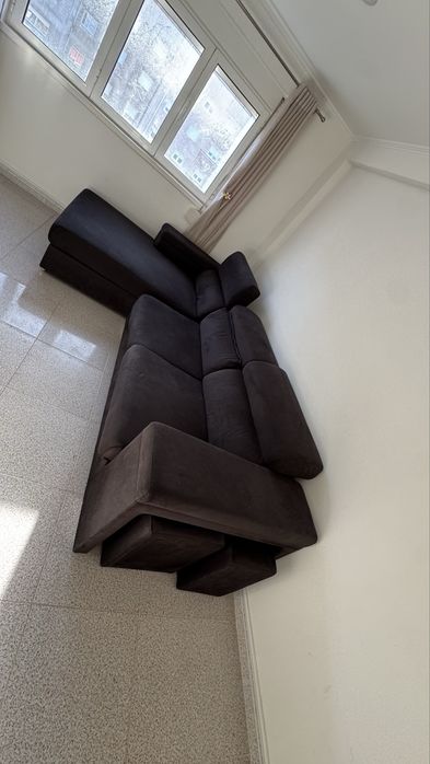 Sofa cama chaiselong com arrumação + bancos