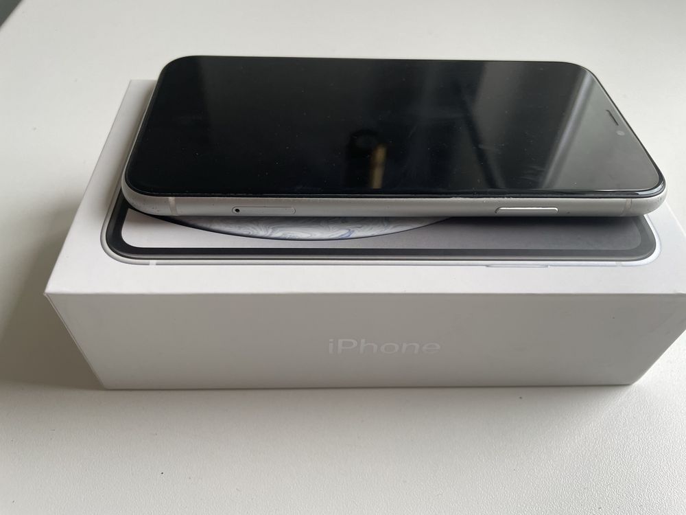 iPhone XR 128GB w b.dobrym stanie