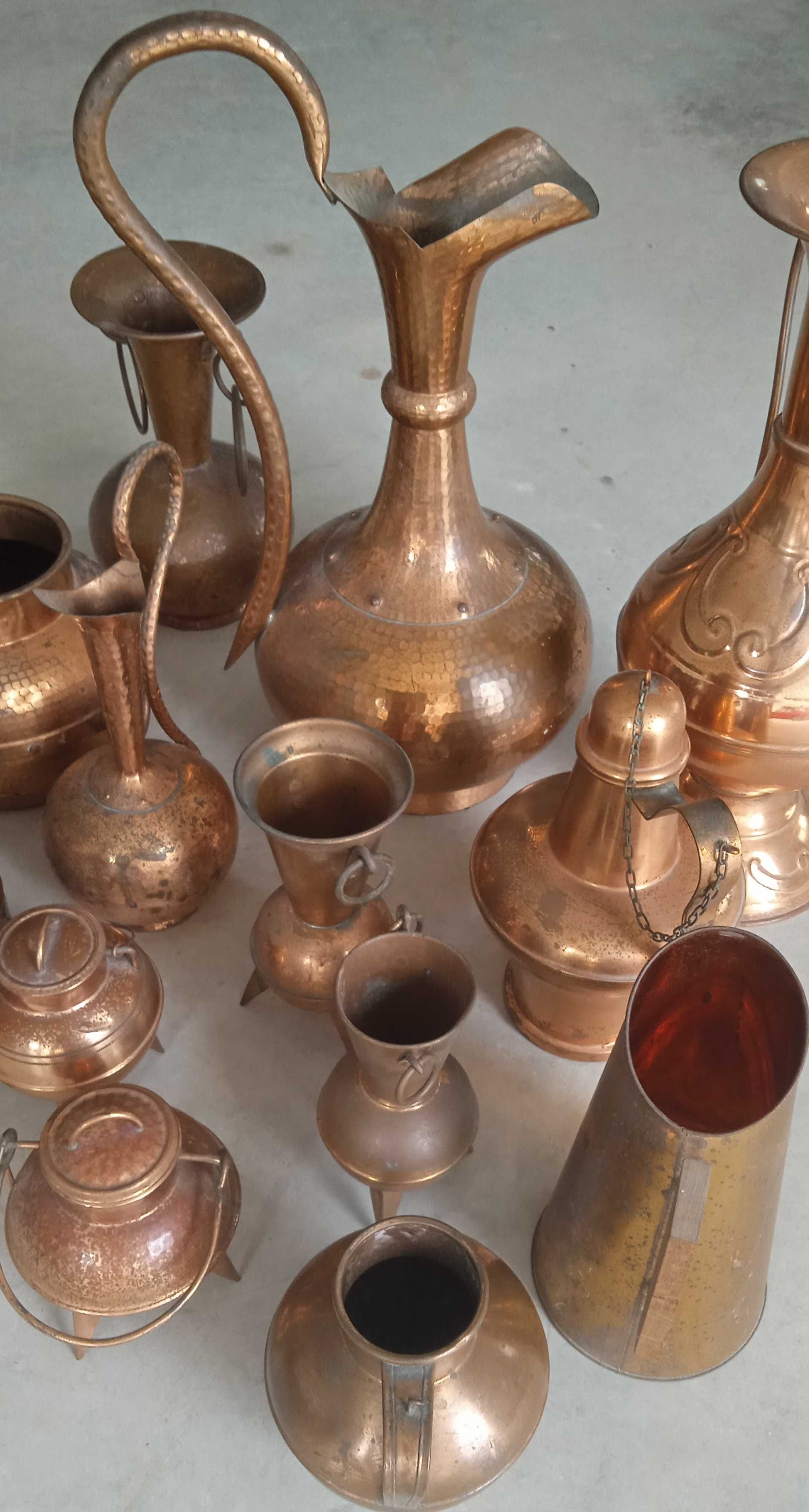 Lote de 16 antigos utensílios de cozinha em cobre em bom estado