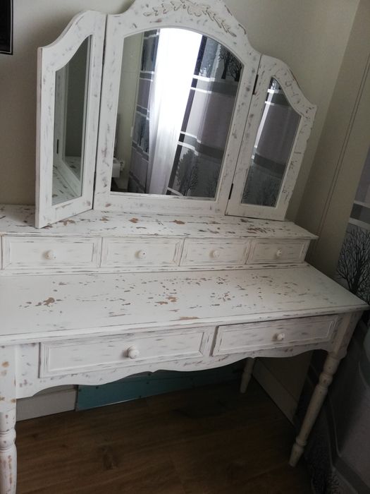 Toaletka  postarzona  z 6 ma szufladami