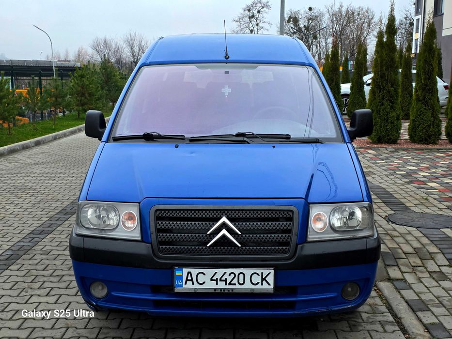 Оригінальний пасажир Citroen Jumpy 2005року 2.0д в рідній фарбі
