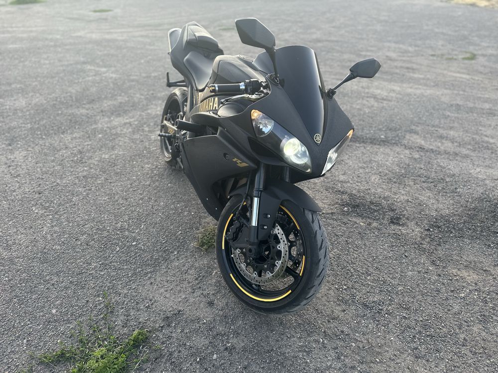 Yamaha R1 в доброму стані