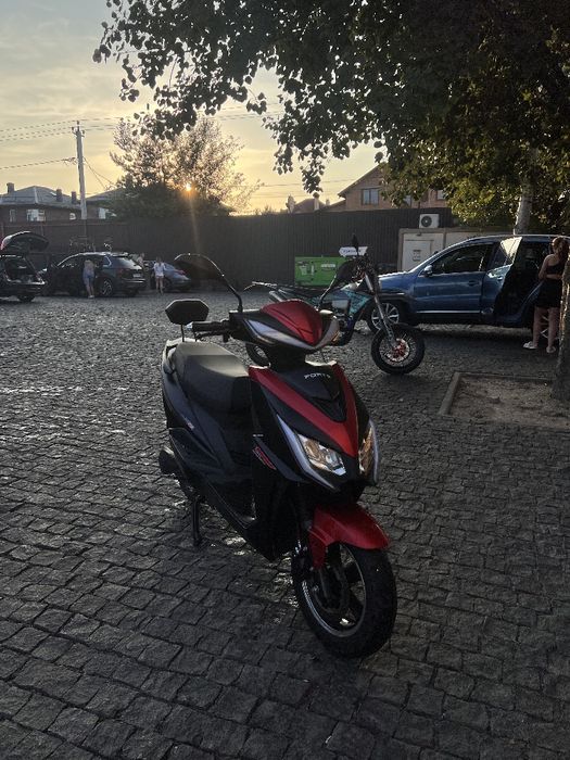 Електроскутер Forte leon