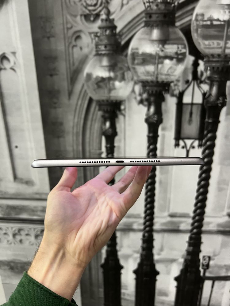 Ipad 5th 128gb 9.7 space gray чудовий стан батарея 93