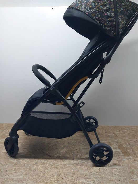 Chicco Glee Kompaktowy Wózek Spacerowy Do 22 Kg - Playful Black