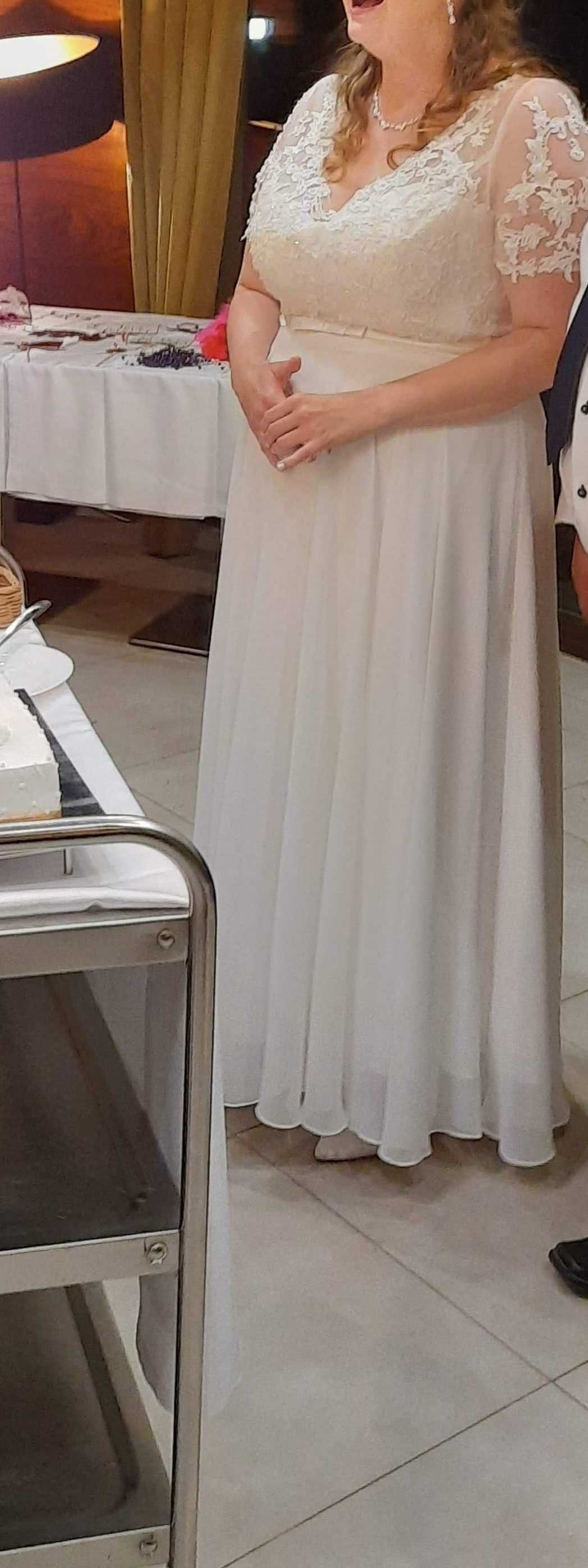 Suknia ślubna większa