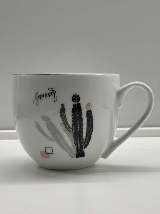 Новый набор посуды -4 чашки -2 пиалы