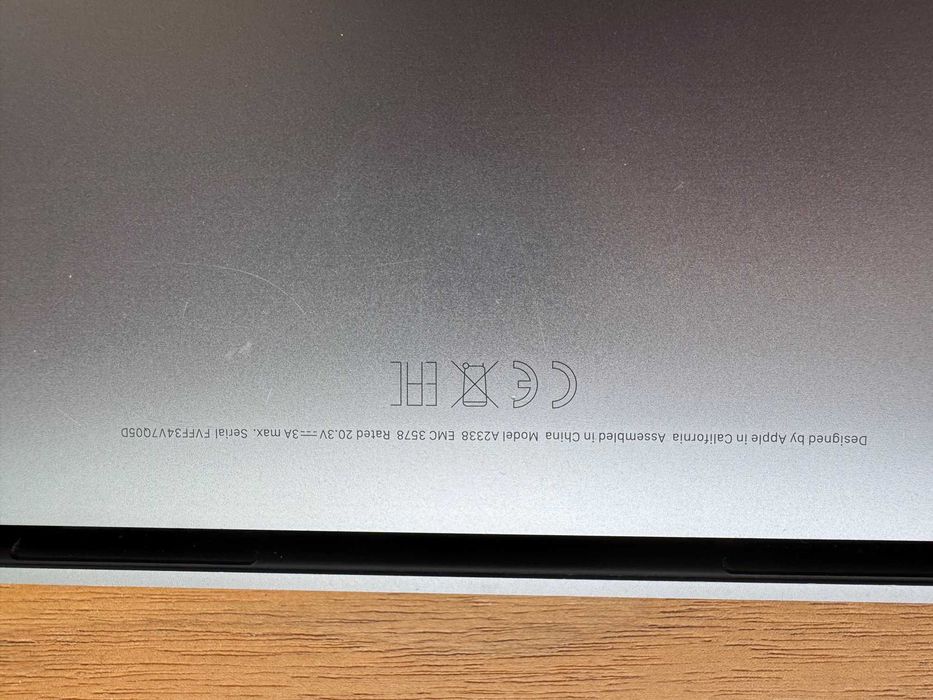 Apple MacBook Pro 13” M1 8GB RAM 256GB SSD – Stan bardzo dobry