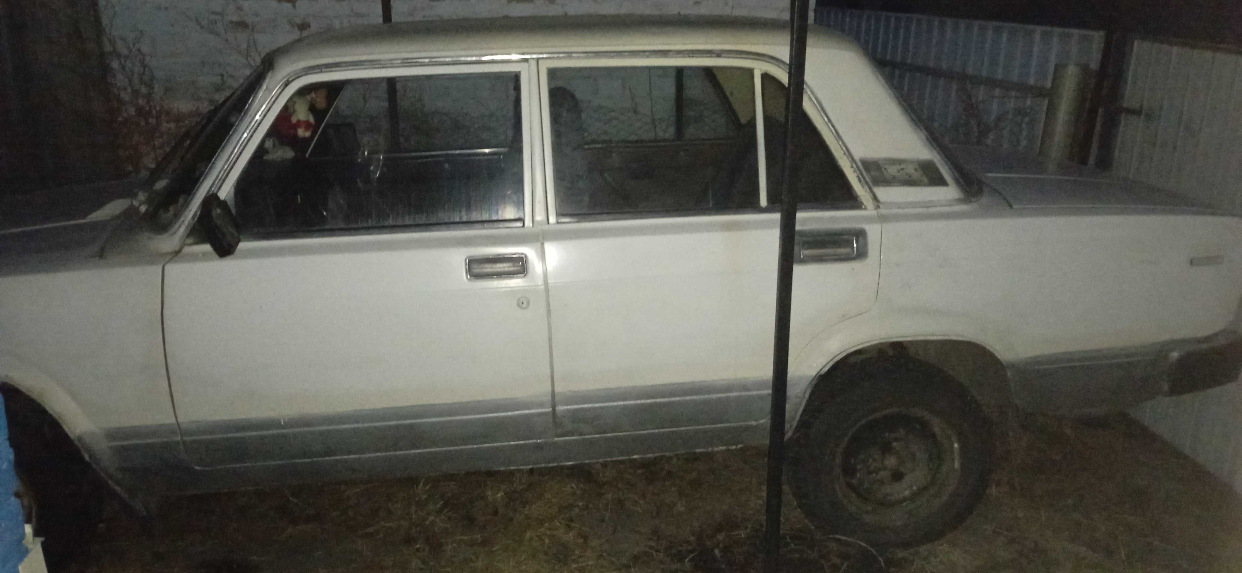 Продам ваз 2105.