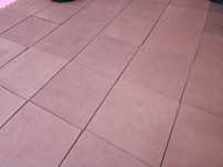 Piso de borracha em ótimas condições.