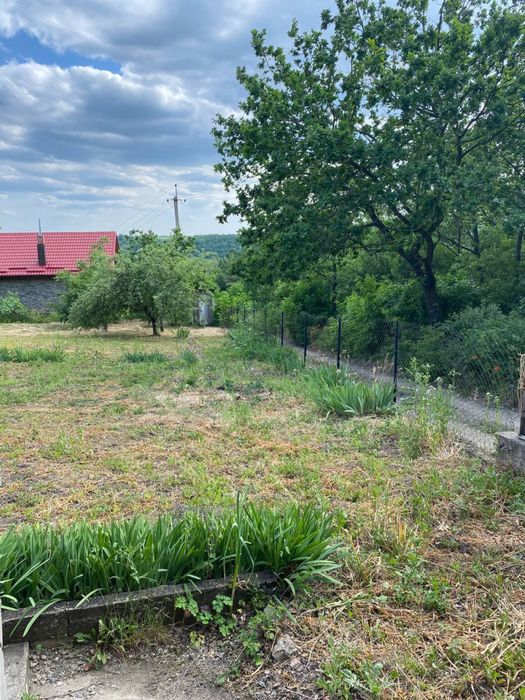 Продам дачу в мальовничому місці біля річки