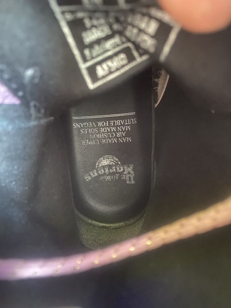 Рожеві dr martenns vegan 1460