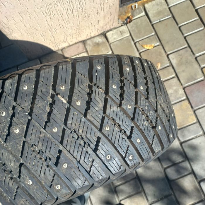 Good Year зима шипы 235/50/17 Германия