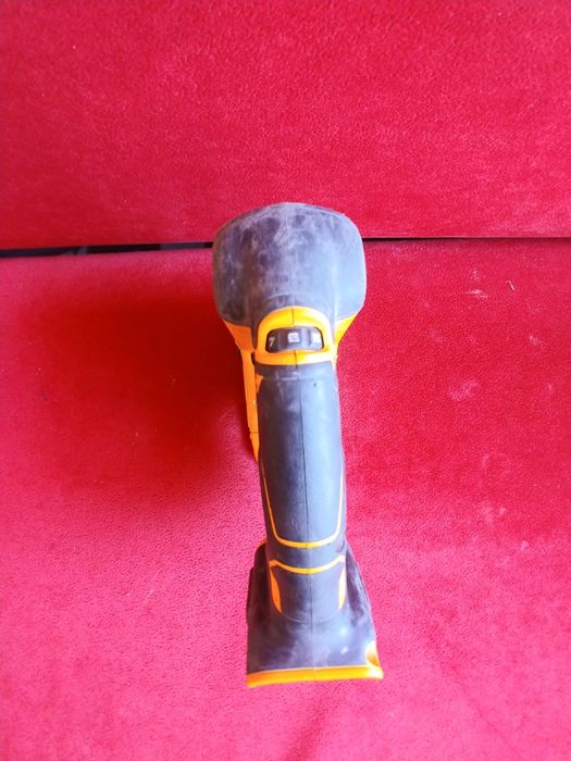 Wyrzynarka dewalt dcs334