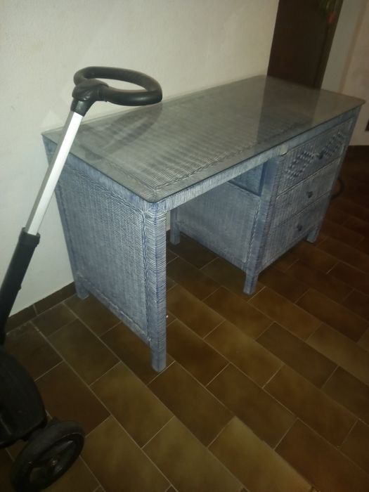 Armário de ratan,tipo secretária