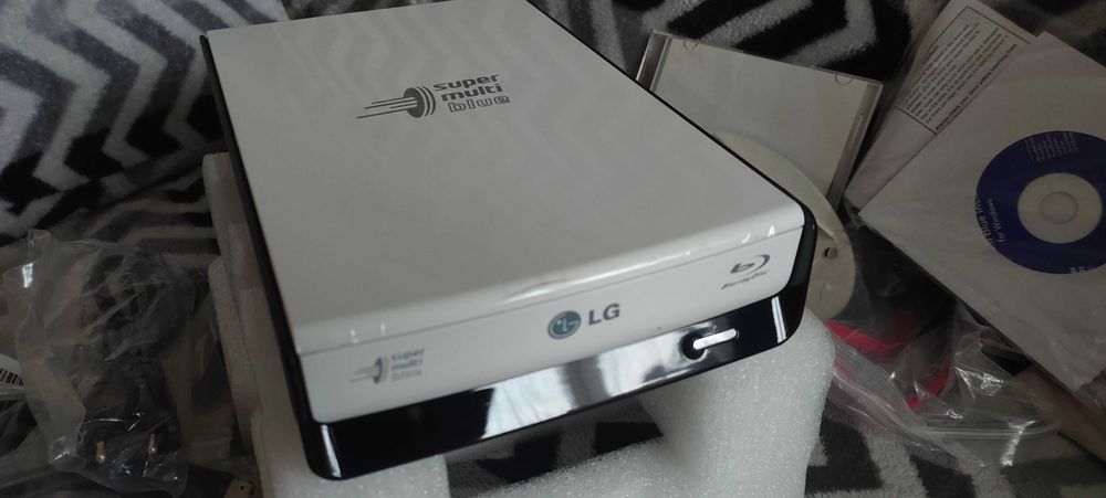 LG BE08LU20 czarno-biały BOX Zewn.nageywarka Blu-Ray/DVD/CD_WAWA ideał