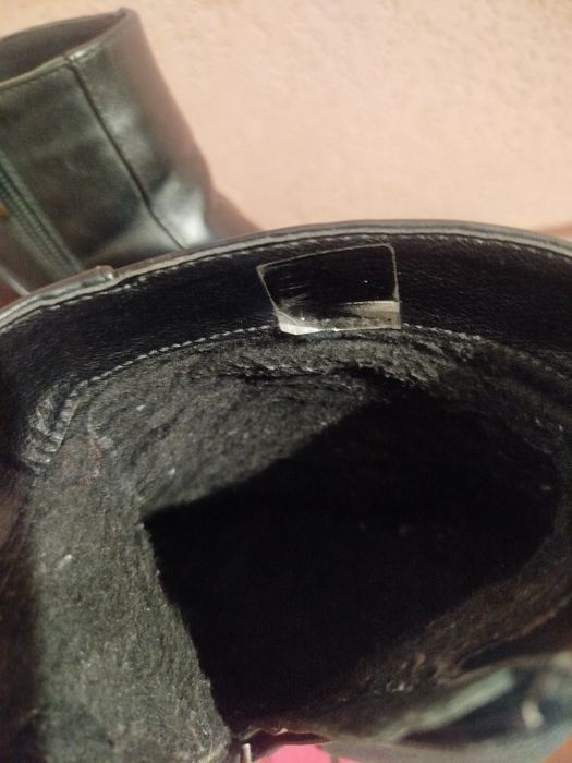 Челсі натуральна шкіра чорного кольору в доброму стані зимовий сезон