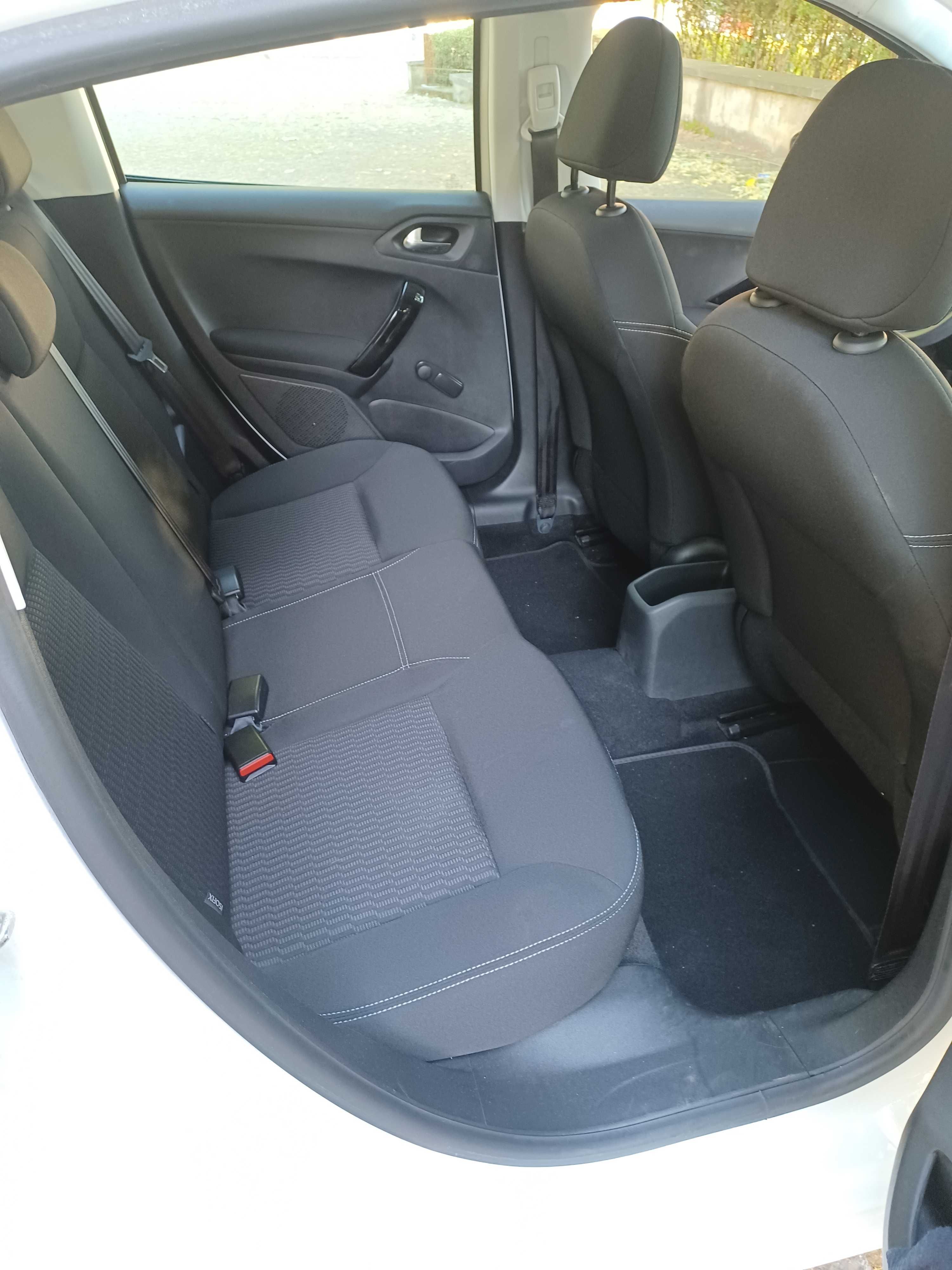 Vendo peugeot 208 active.