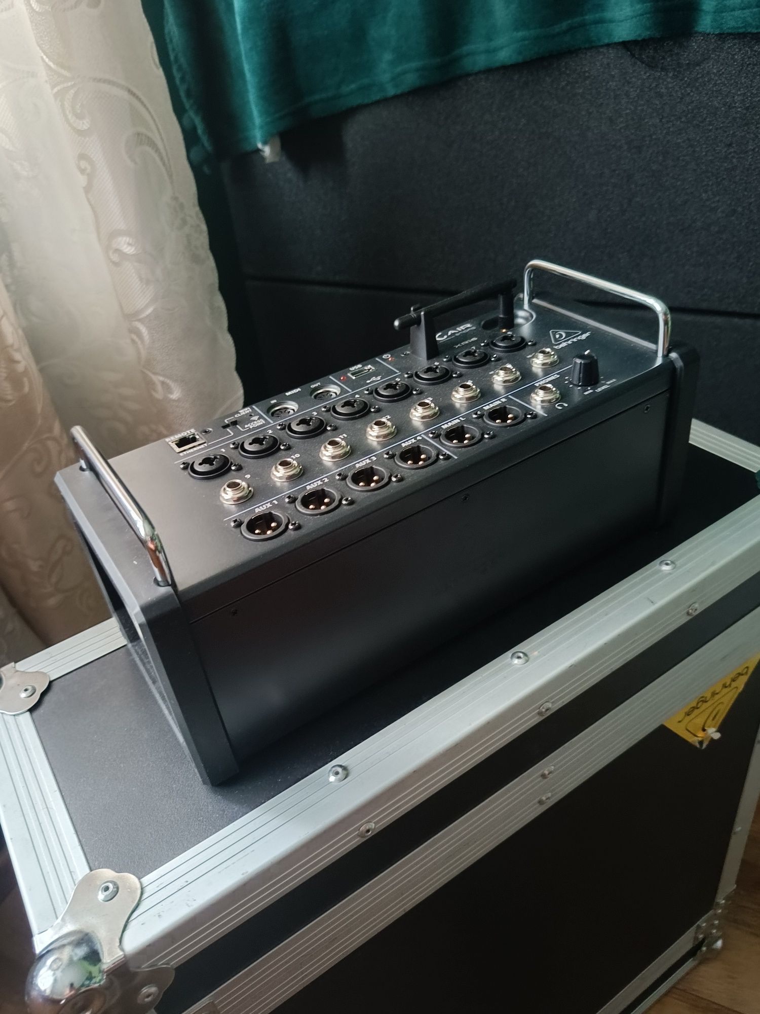 Mikser Behringer XR16 XR 16
