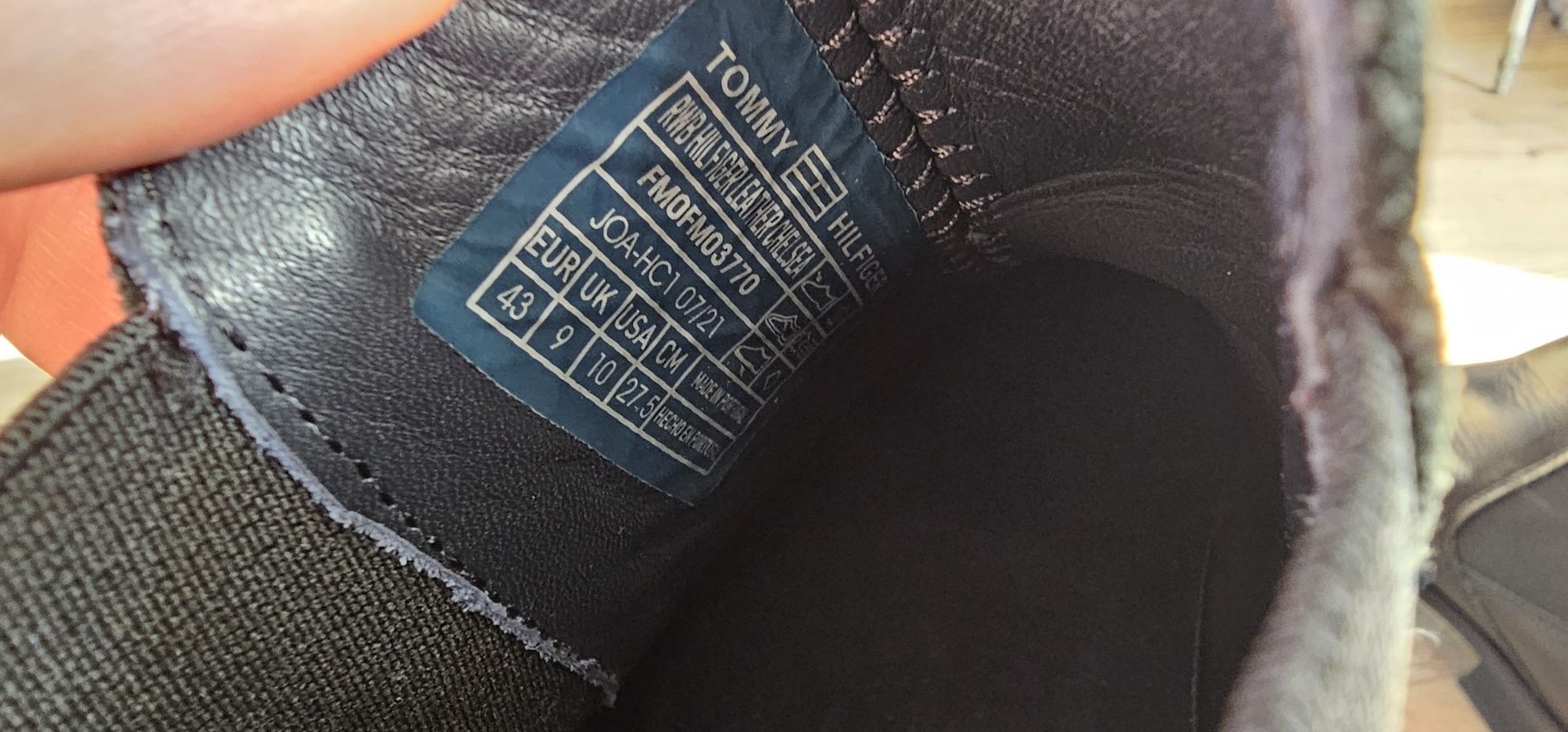 Sztylbety Tommy Hilfiger rozmiar 43 wkładka 27,6cm stan bardzo dobry