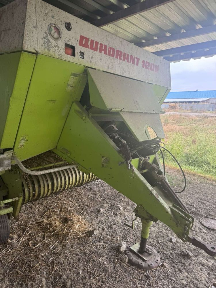 Прес підбирач тюковий