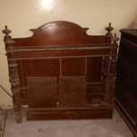 Cama de casal em madeira