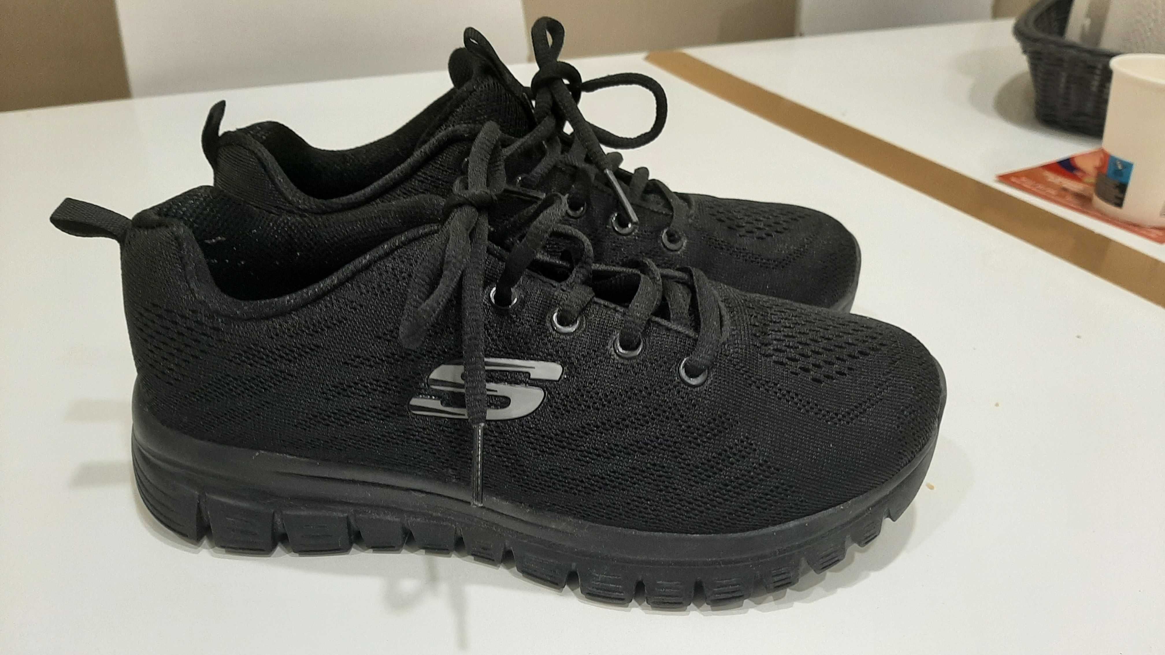 Tenis senhora Sketchers 36