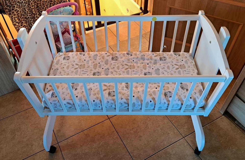 Kołyska niemowlęca z materacem