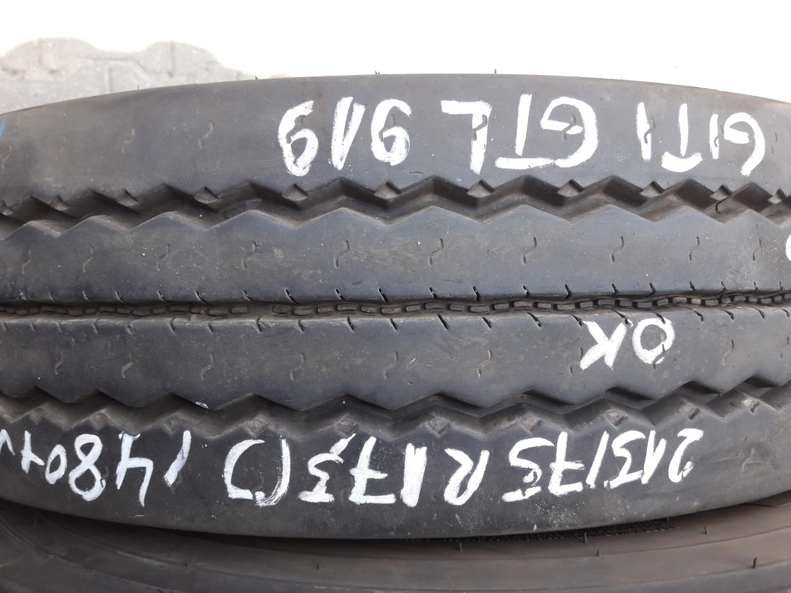 Para 215/75R17.5 J Giti