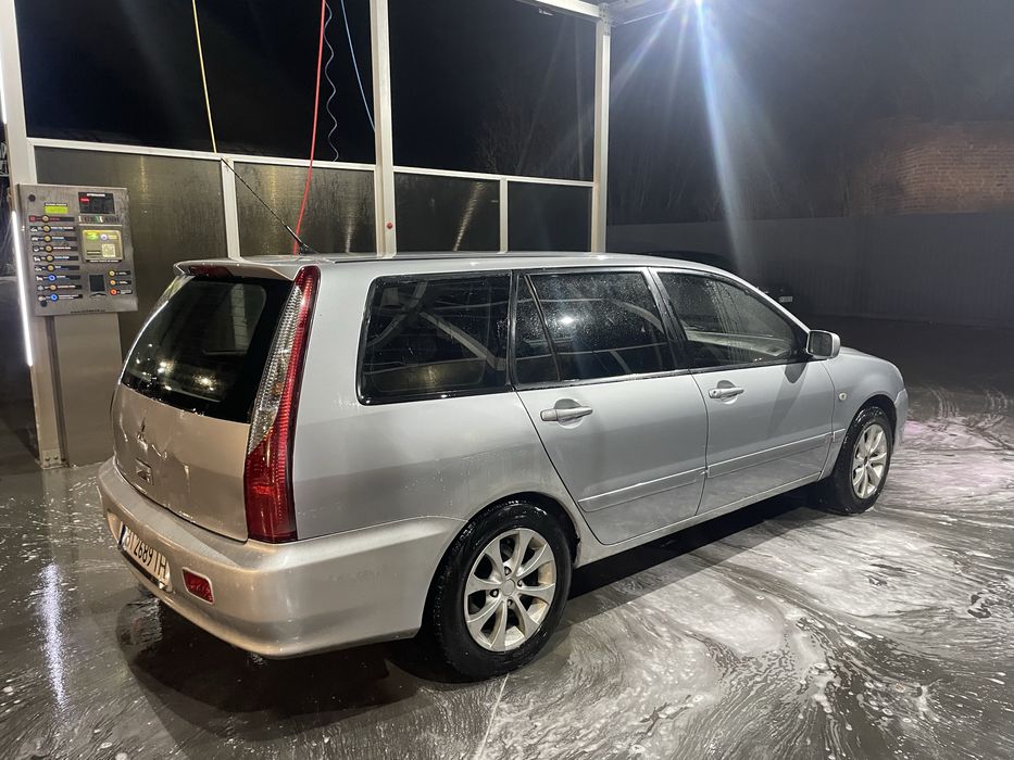 Продам ланцер 9 1,6 бенз