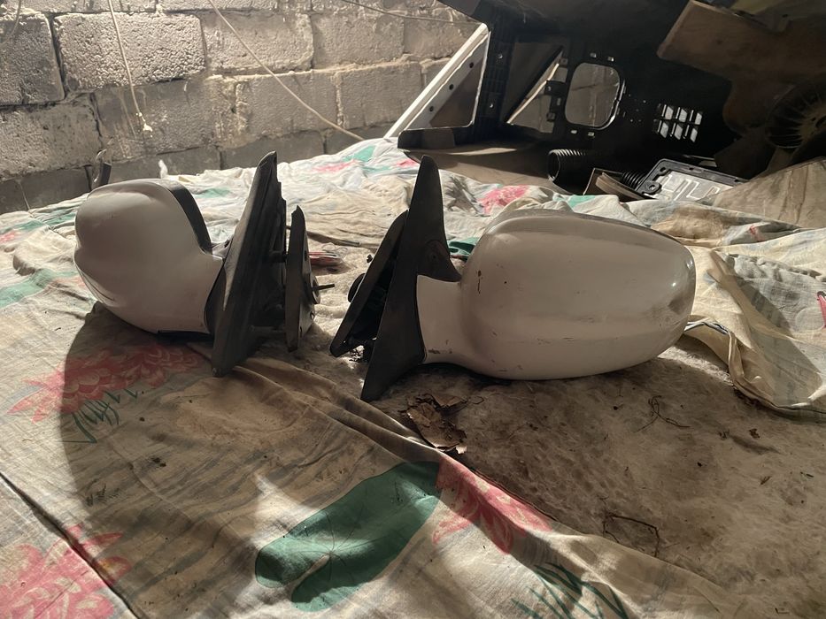 Боковые зеркала Волга 31105 2005 год