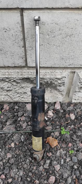 Амортизатор Mercedes W212