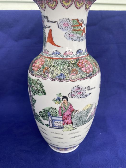 Jarra de porcelana asiática