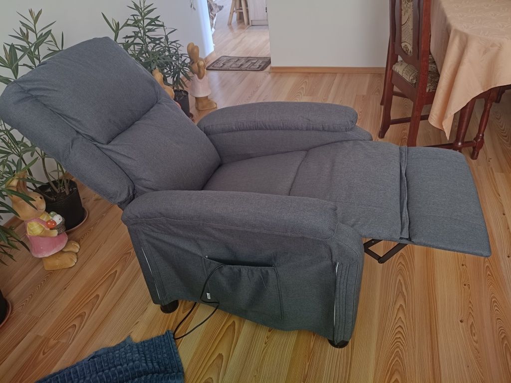 Fotel rozkładany z masażem
