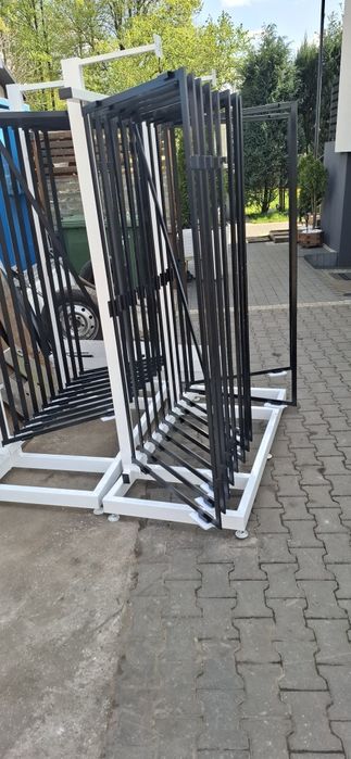 Stojaki sklepowe na płytki panele regały