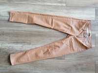 Brązowe spodnie, karmelowe jeansy Stradivarius rozm 34 XS