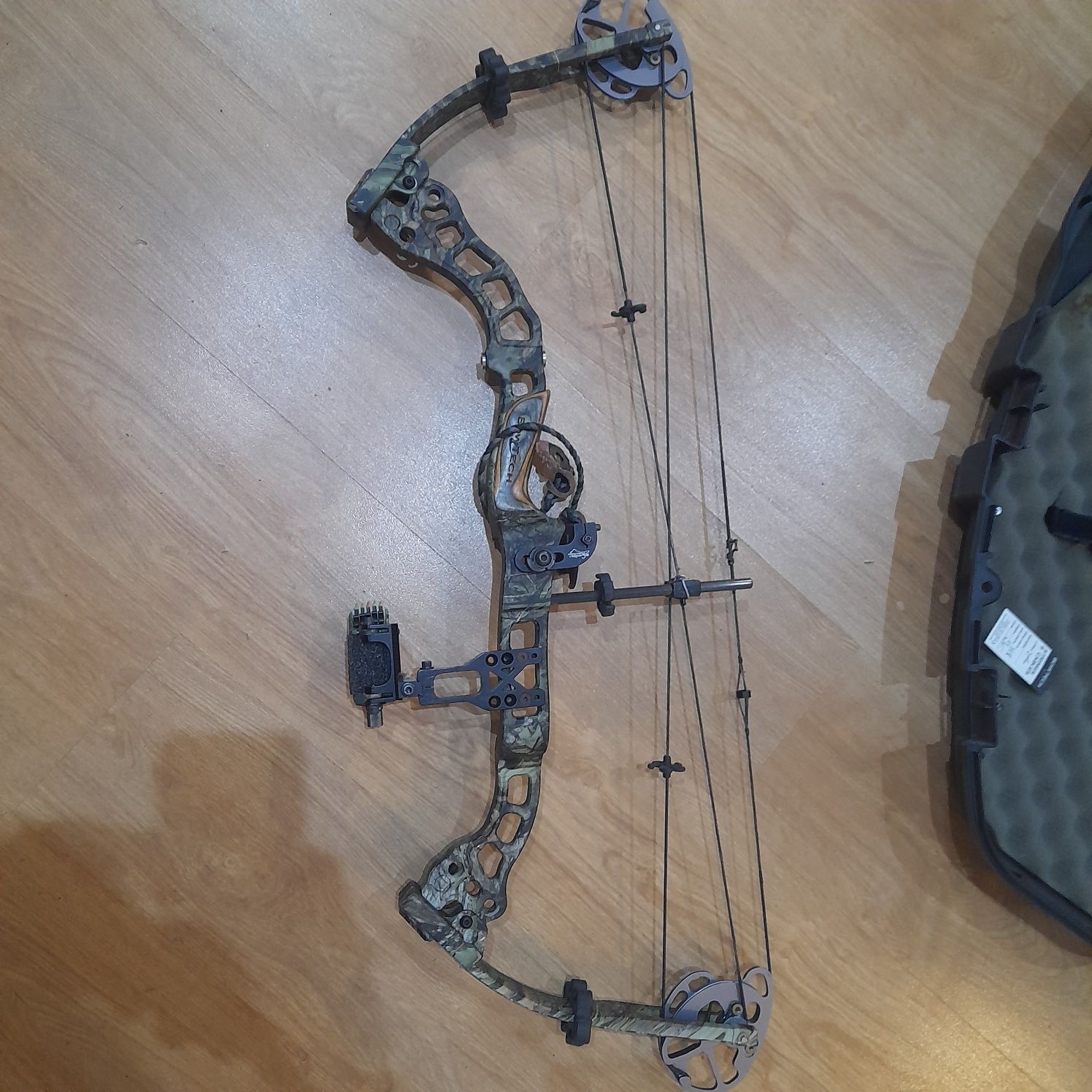 Arco Compound Bowtech Extreme 75 lbs.