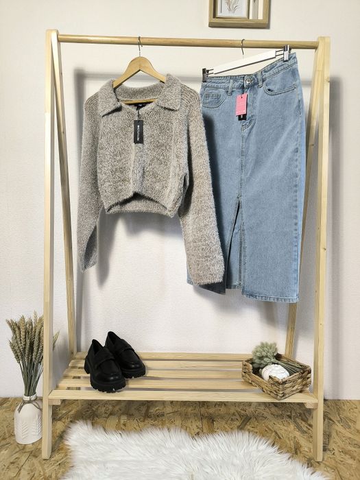 Вкорочений светр вільного крою колір капучіно