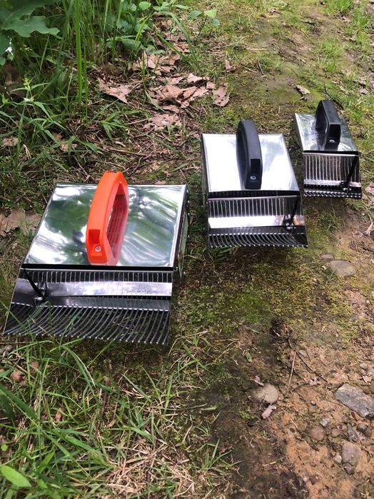 Комбайн - гребінка для збору ягід (афин,черники,брусники)