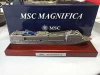 Model statku MSC Magnifica metalowy