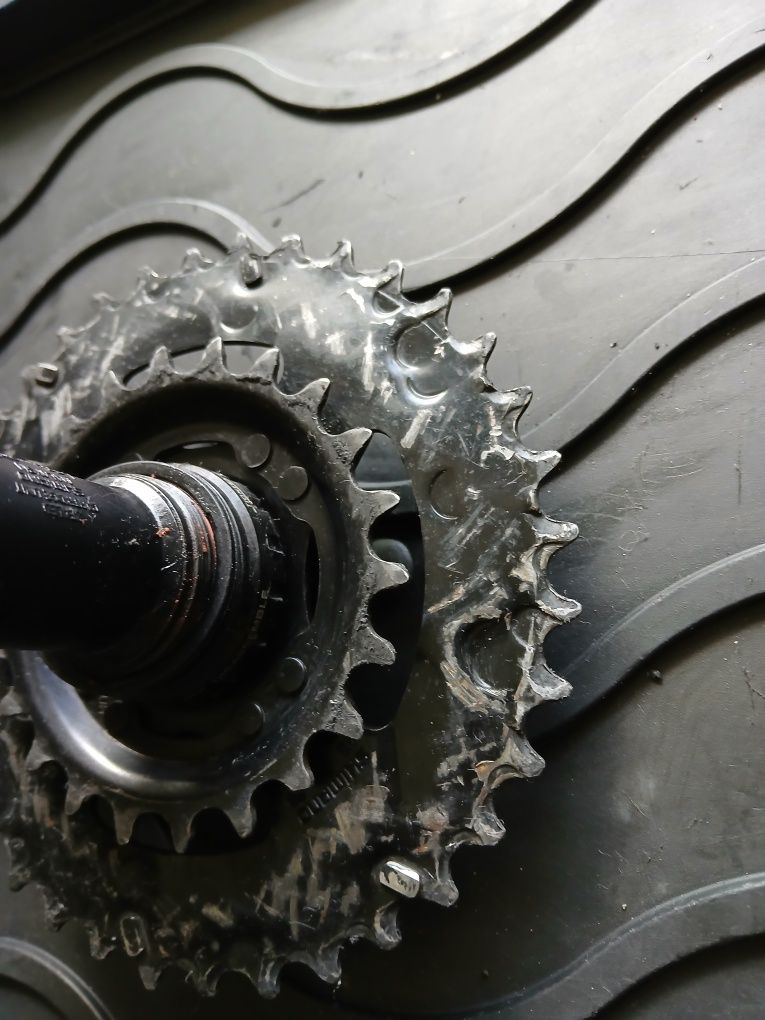 Korba Shimano mt 210 hollowtech II