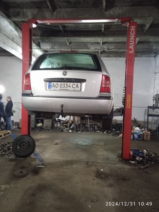 Шкода Октавія тур універсал 1, 6 газ бензин