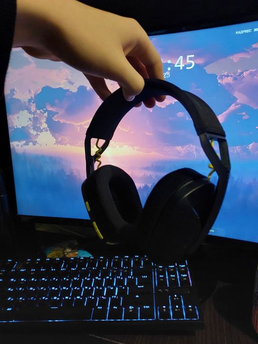 Навушникі Logitech G435 Black