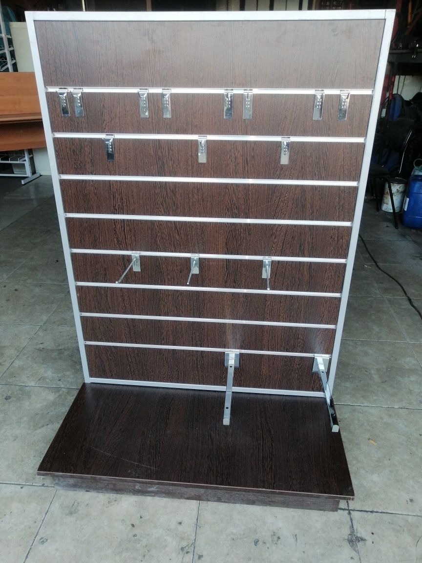 Expositor de pendurados 2,80×0,95×1,30