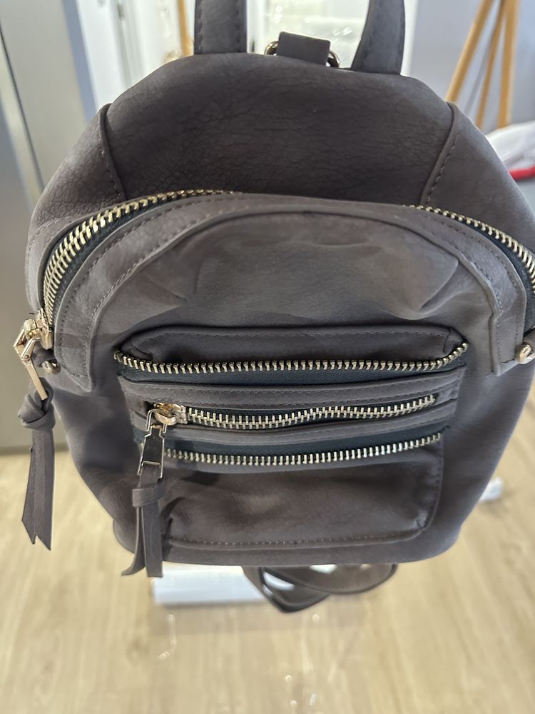 Mochila castanho