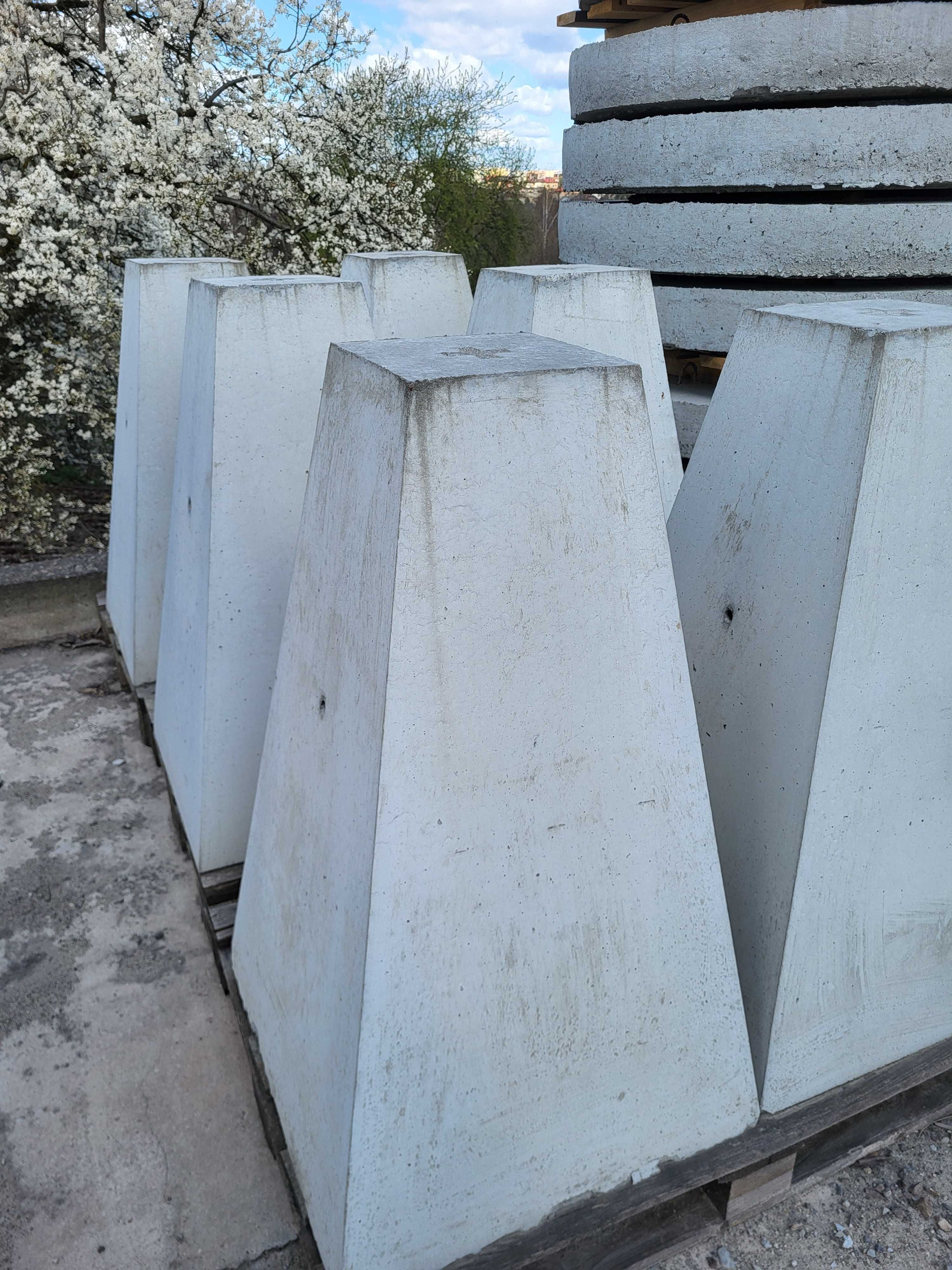 słupek graniczny geodezyjny reper wysokościowy