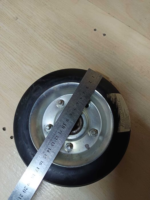 Колесо з гумою на підшипнику d 200 для візка, тачки .