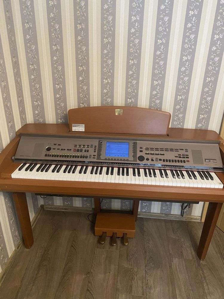 Електронне піаніно Yamaha CVP-307 Clavinova Digital Piano