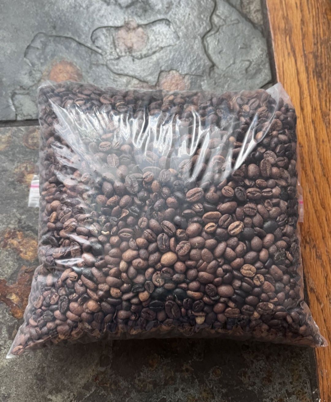 5 kg Kawa ziarnista mix robusta arabika 2 gatunek
Cena za 1 kg 25 zl
z